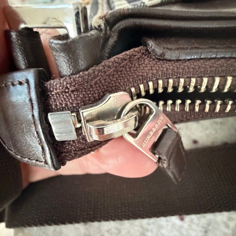 Burberry House Check Crossbody Bag Plaid Canvas Leather Purse Bag - Picture 13 of 14